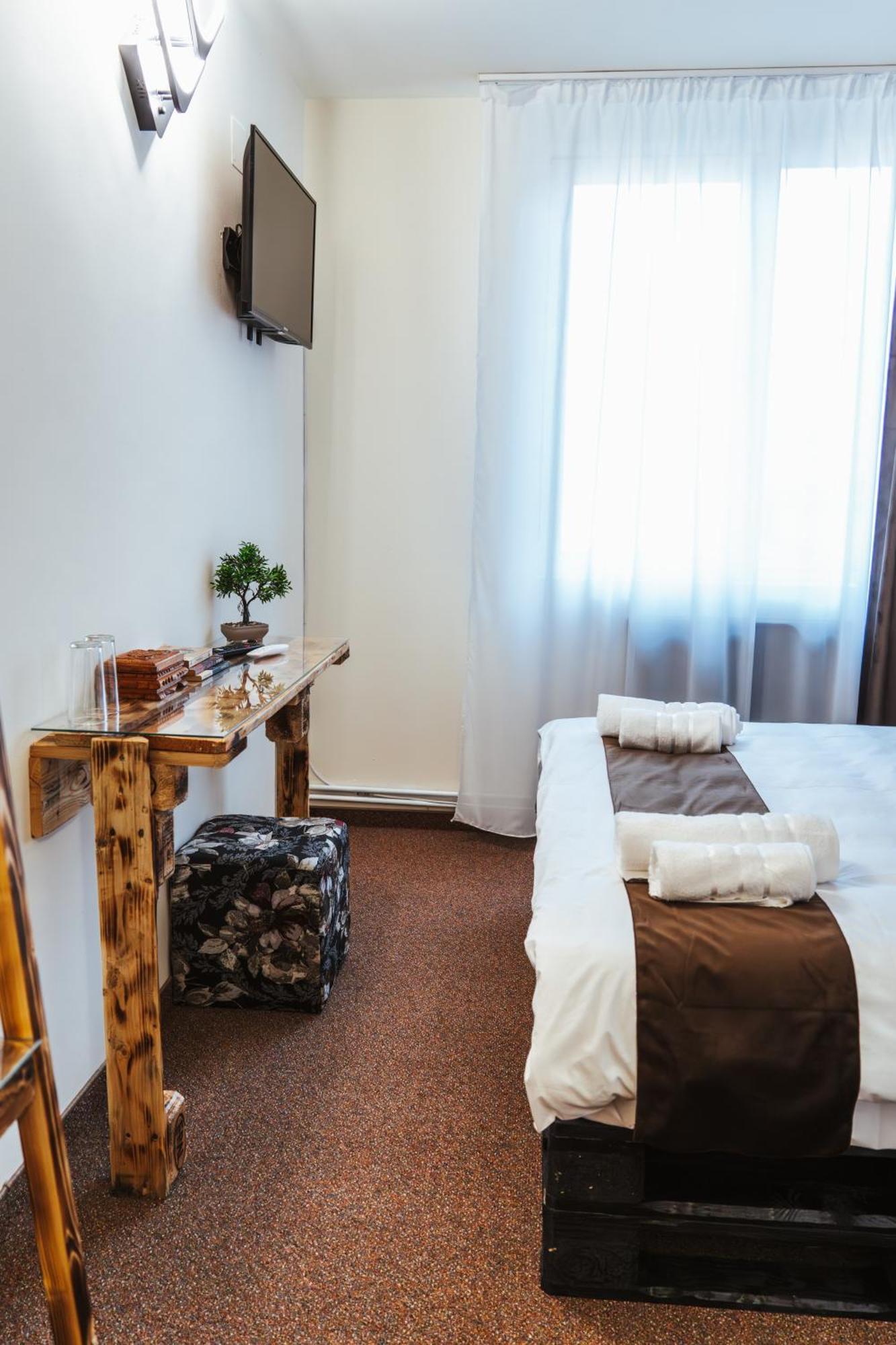 Casa Rosu Hotell Cluj-Napoca Eksteriør bilde