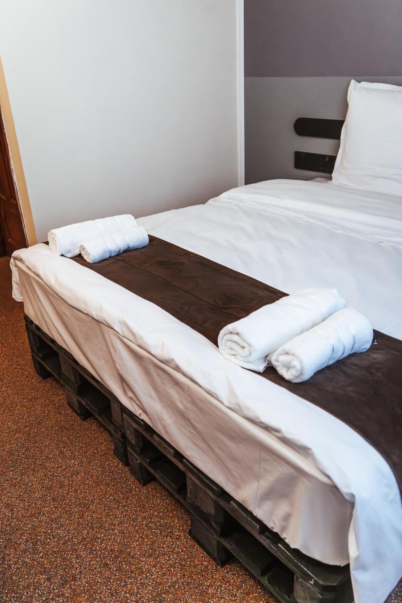 Casa Rosu Hotell Cluj-Napoca Eksteriør bilde