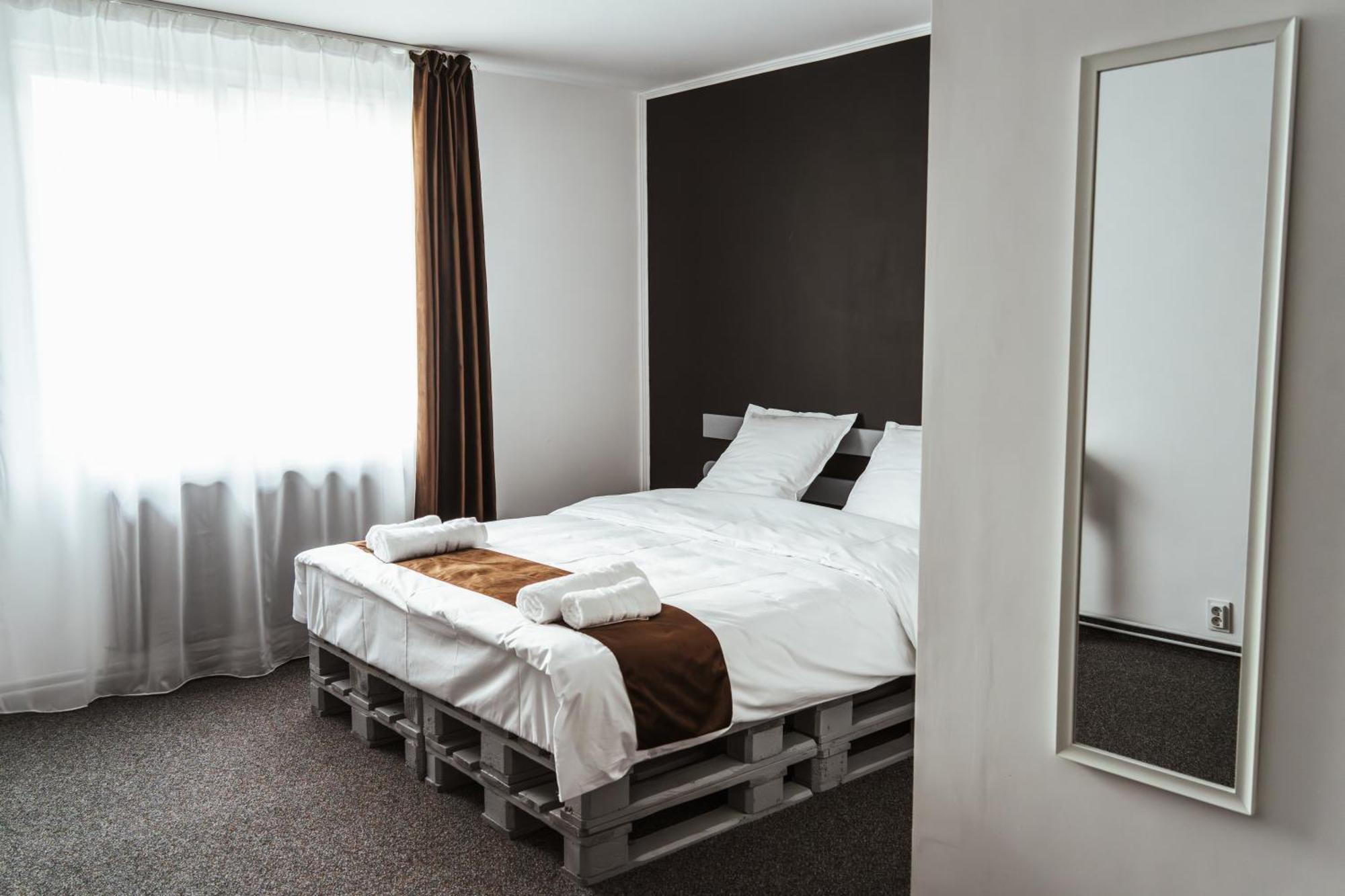 Casa Rosu Hotell Cluj-Napoca Eksteriør bilde
