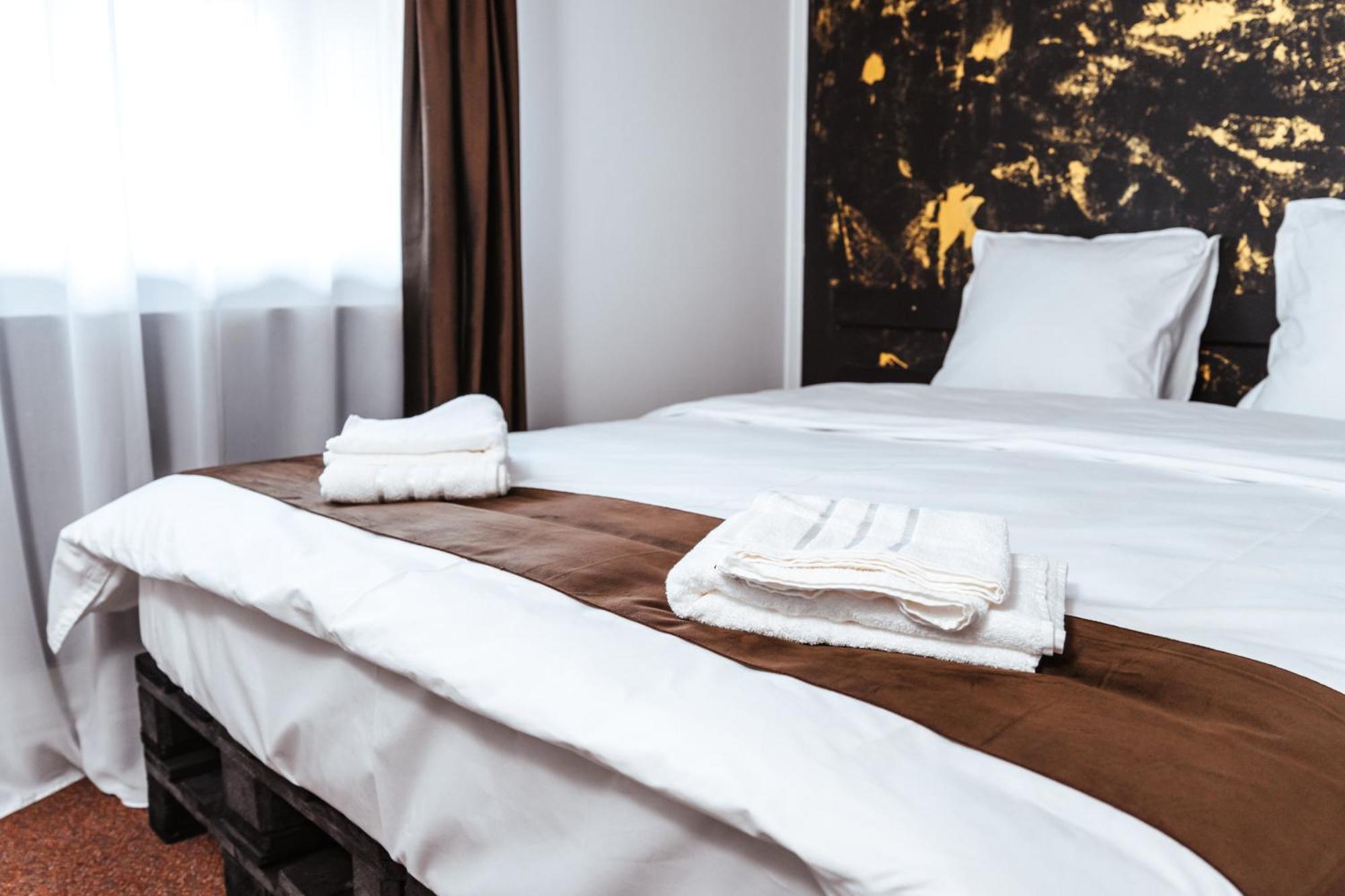 Casa Rosu Hotell Cluj-Napoca Eksteriør bilde