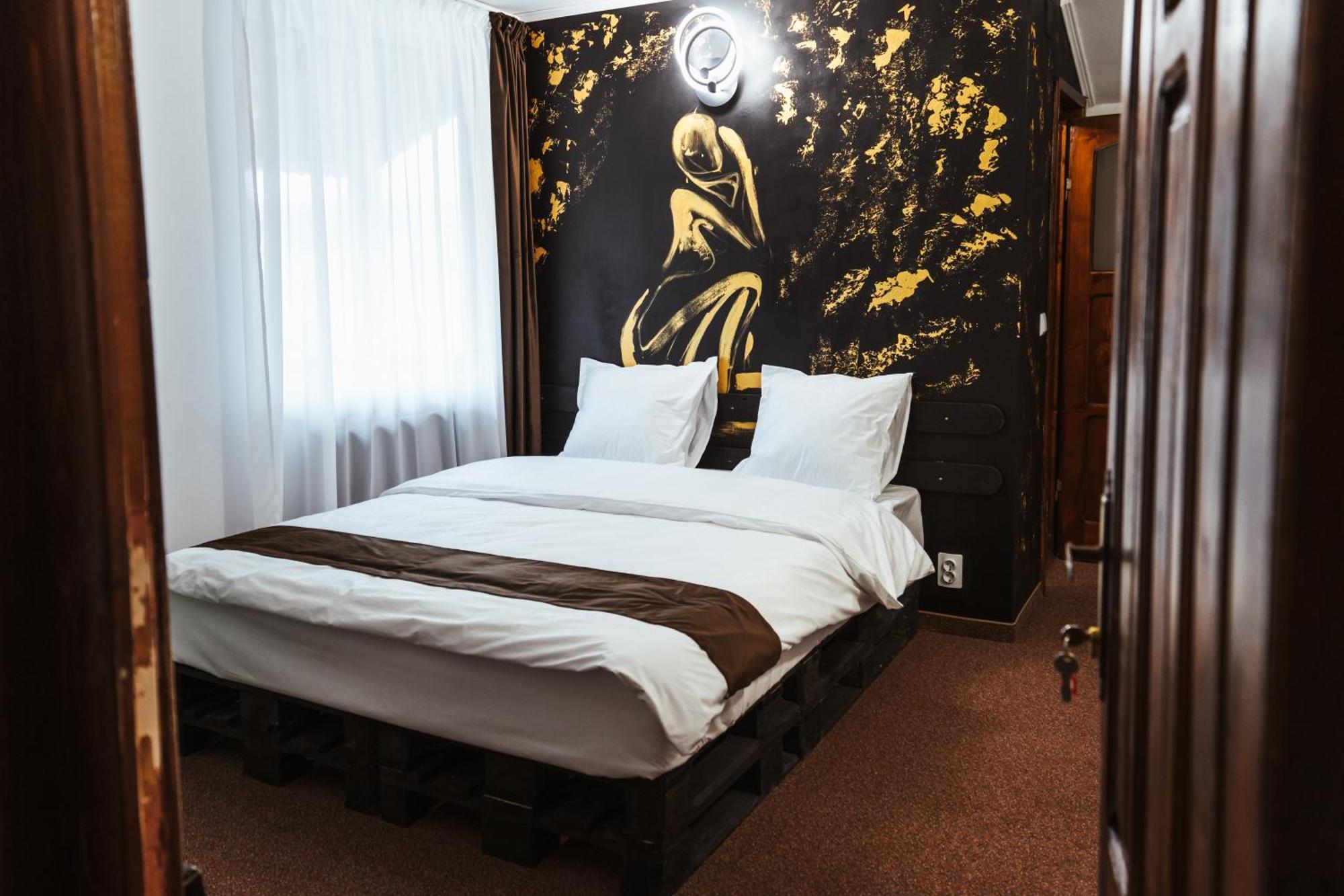 Casa Rosu Hotell Cluj-Napoca Eksteriør bilde